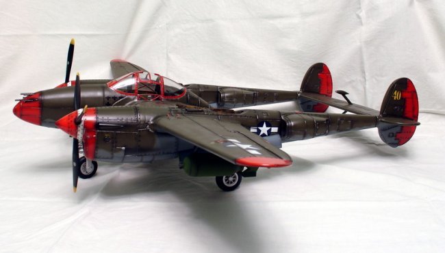 Monkey Depot - Plane: 21st Century 1/18 US WWII P-38J