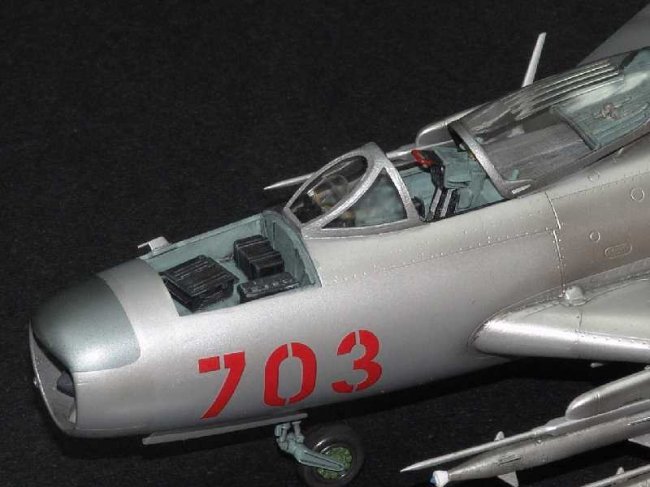 Amazon.co.jp: 276 トランペッター02207 1/32 MiG-19s ミグ19