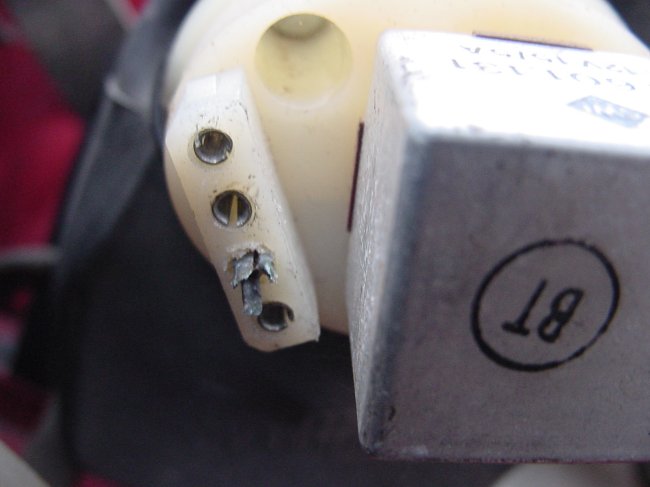 924Board.org :: View topic - Headlight wiring harness question.....